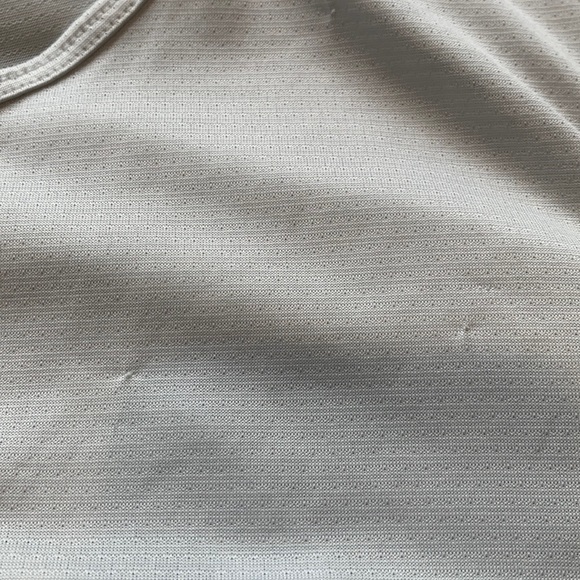 Women’s Under Armour Heatgear  Loose - Picture 3 of 5